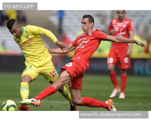 足球阵营的热血对决与战术博弈揭示了团队合作的力量与魅力